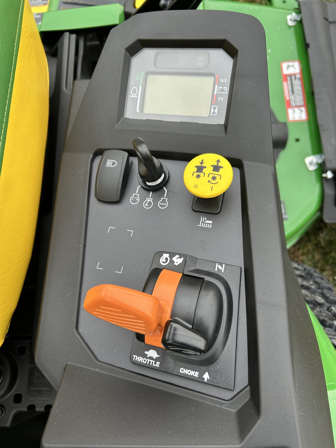 2026 John Deere Z530R Image 10