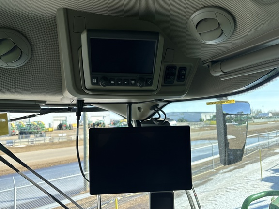 Used 2024 John Deere X9 1100 Combines at Horizon Ag & Turf in Lloydminster, AB - Photo15