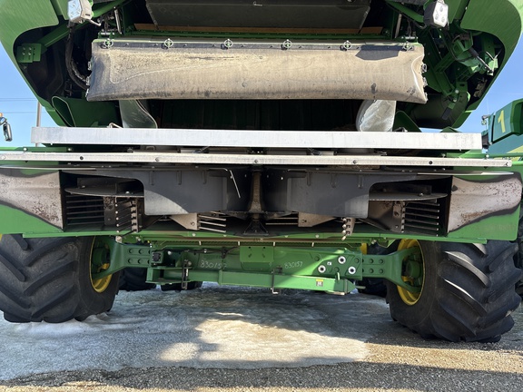 Used 2024 John Deere X9 1100 Combines at Horizon Ag & Turf in Lloydminster, AB - Photo9