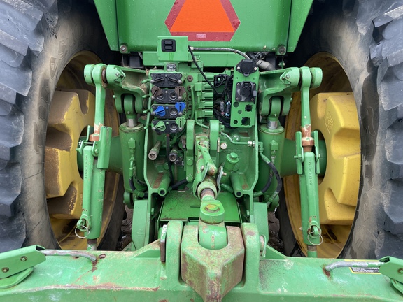 2015 John Deere 8270R Photo 4