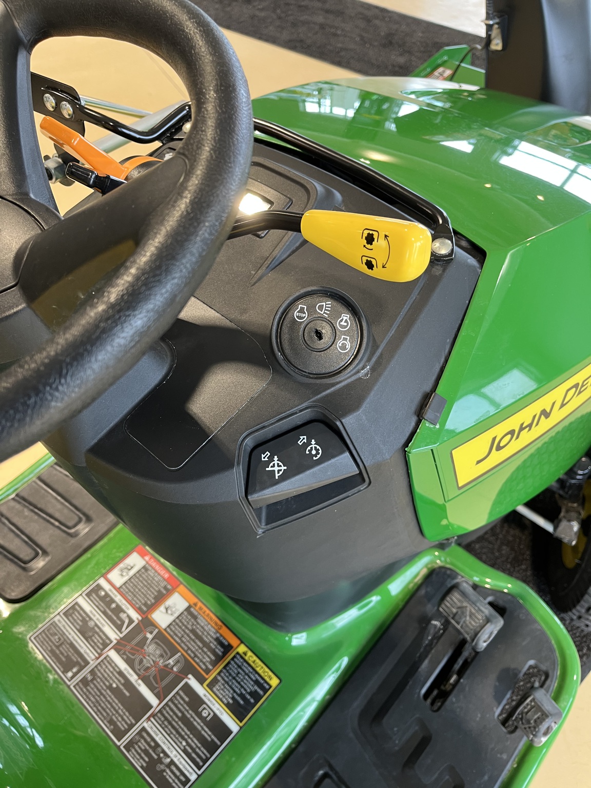 2025 John Deere S220 Image 9