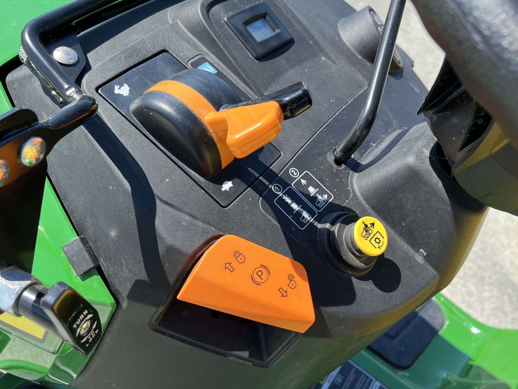 2025 John Deere S220 Image 20