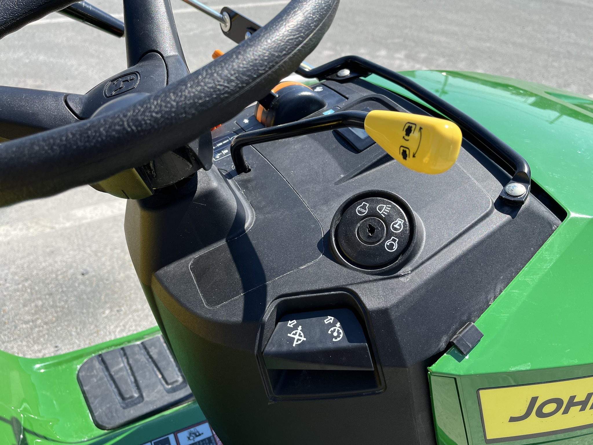2025 John Deere S220 Image 23