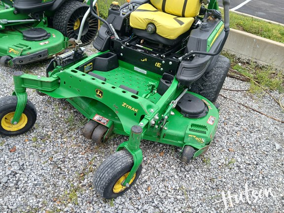 Photo of 2021 John Deere Z950R