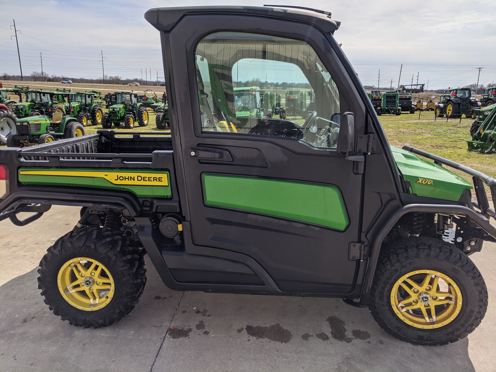  2021 John Deere XUV 835M at Heritage Tractor in Rogersville, MO