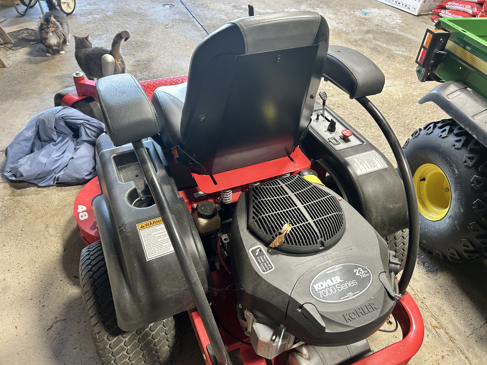 2015 Country Clipper 2348KOJ-B200 Image 4