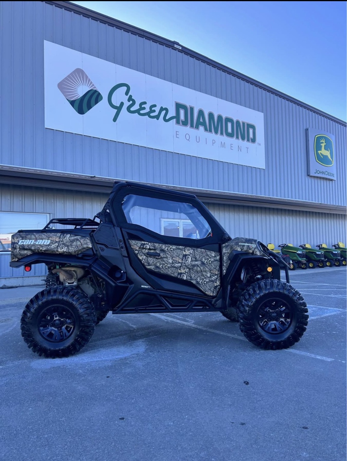 2023 Can-Am Commander X MR 1000R Image 1