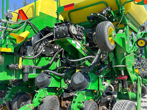 2010 John-Deere 1770NT CCS