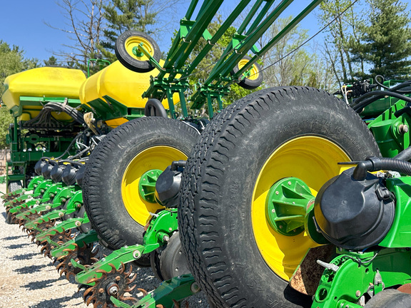 2010 John-Deere 1770NT CCS