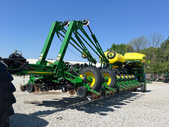 2010 John-Deere 1770NT CCS
