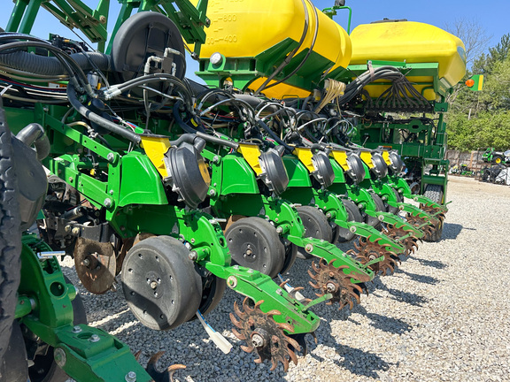 2010 John-Deere 1770NT CCS