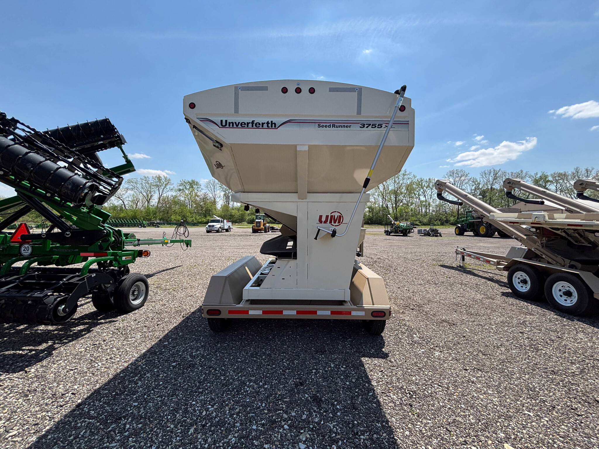 Used 2024 Unverferth 3755XL Seed Tenders at Koenig Equipment in Knightstown, IN - PhotoXL2