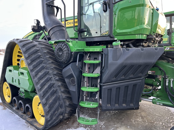 Used 2025 John Deere 9RX 830 Track Tractors at Horizon Ag & Turf in Lloydminster, AB - Photo4