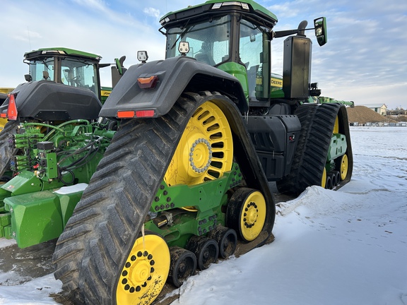 Used 2025 John Deere 9RX 830 Track Tractors at Horizon Ag & Turf in Lloydminster, AB - Photo3