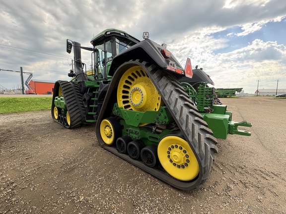 Used 2025 John Deere 9RX 830 Track Tractors at Horizon Ag & Turf in Vermilion, AB - Photo3