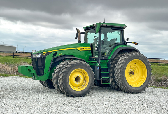 2020 John-Deere 8R 340
