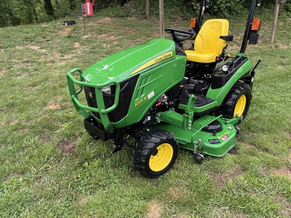 Photo of 2017 John Deere 1025R