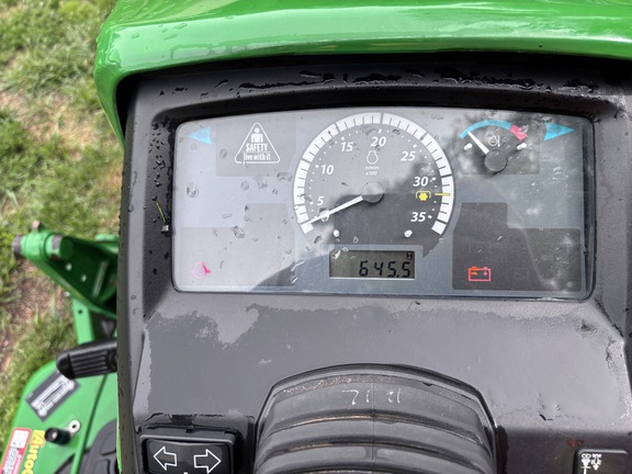 Photo of 2017 John Deere 1025R
