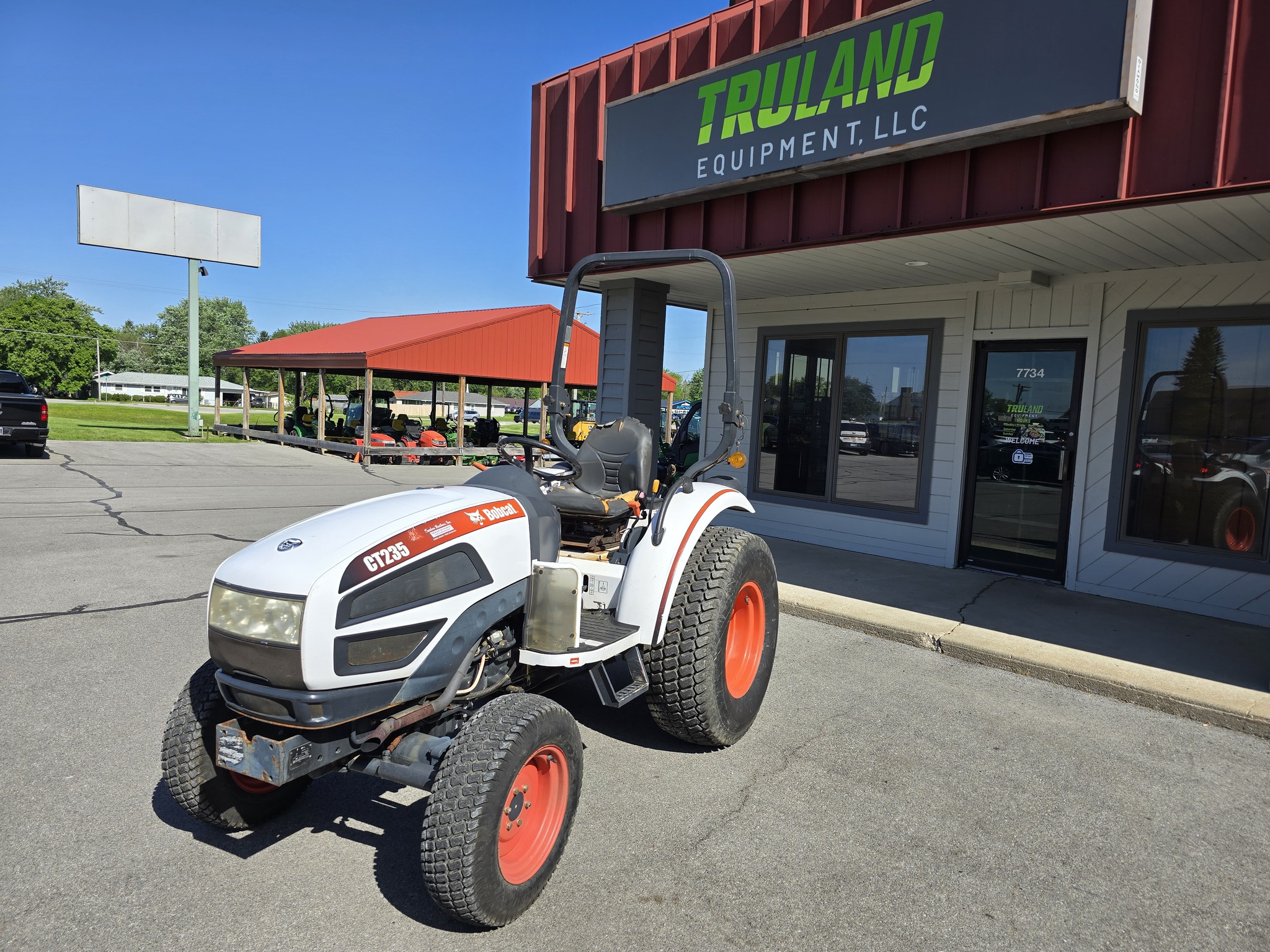 2008 Bobcat CT235B Image 1