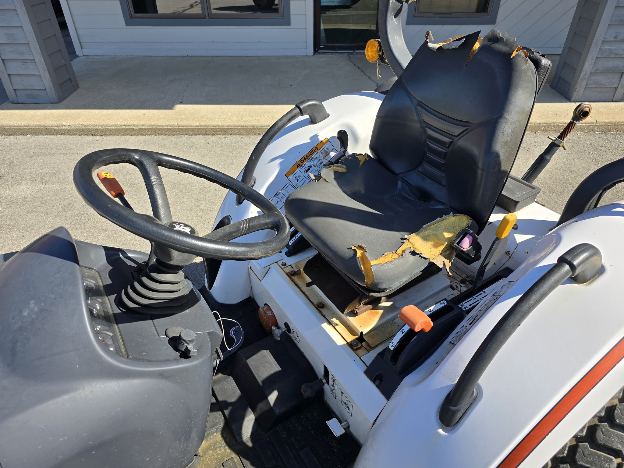 2008 Bobcat CT235B Image 11