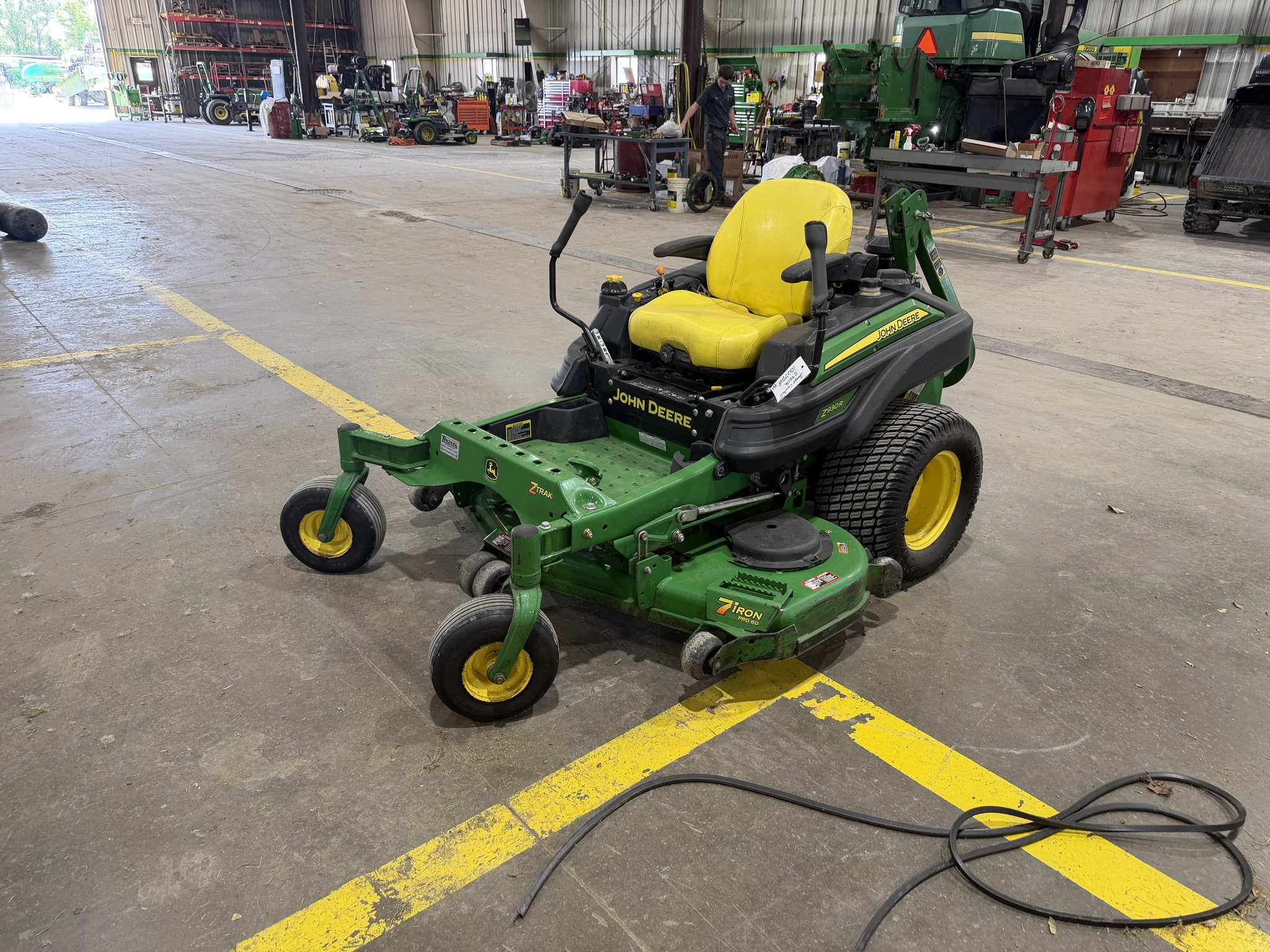 2014 John Deere Z930R Image 7
