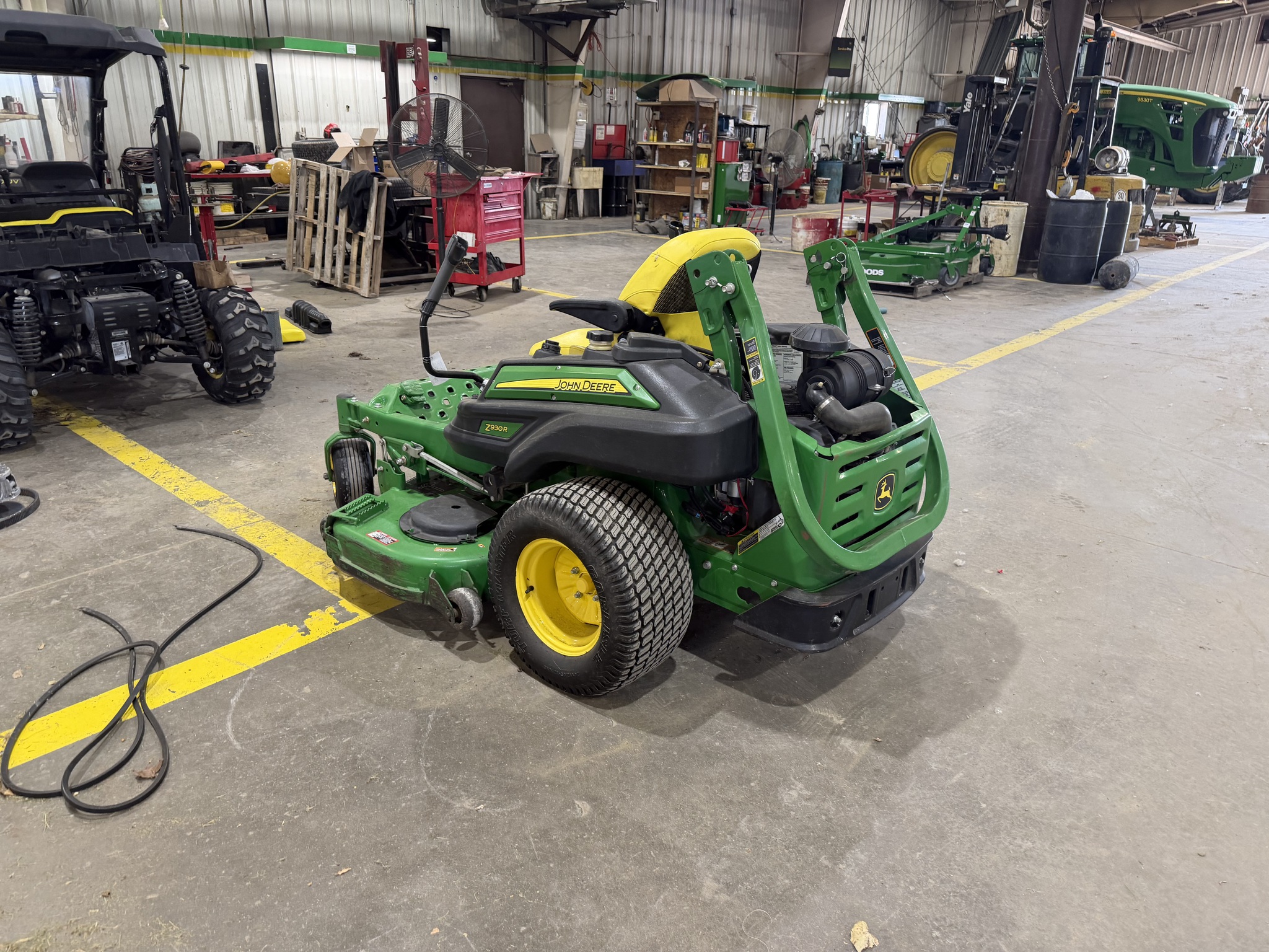 2014 John Deere Z930R Image 5