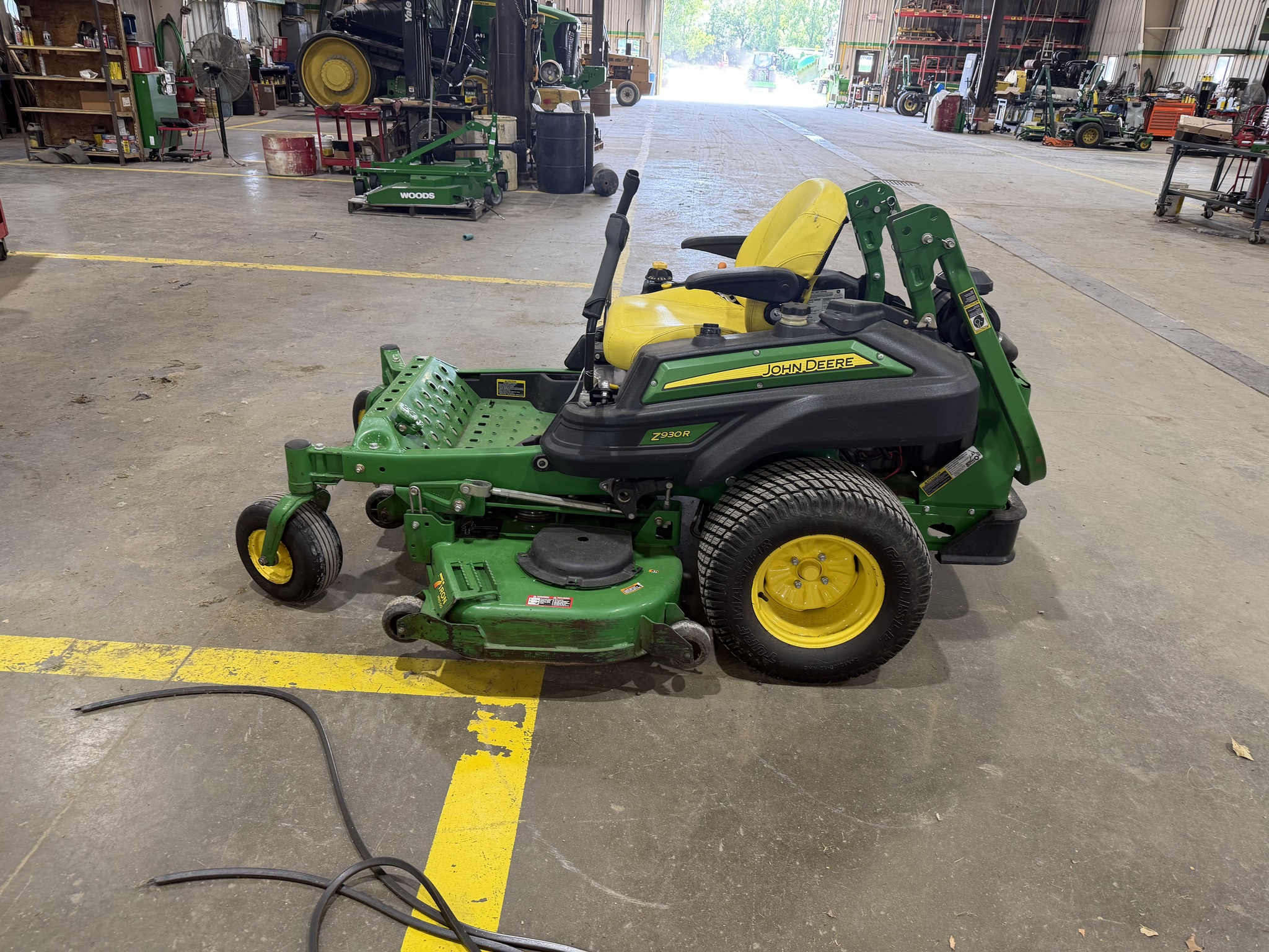 2014 John Deere Z930R Image 6