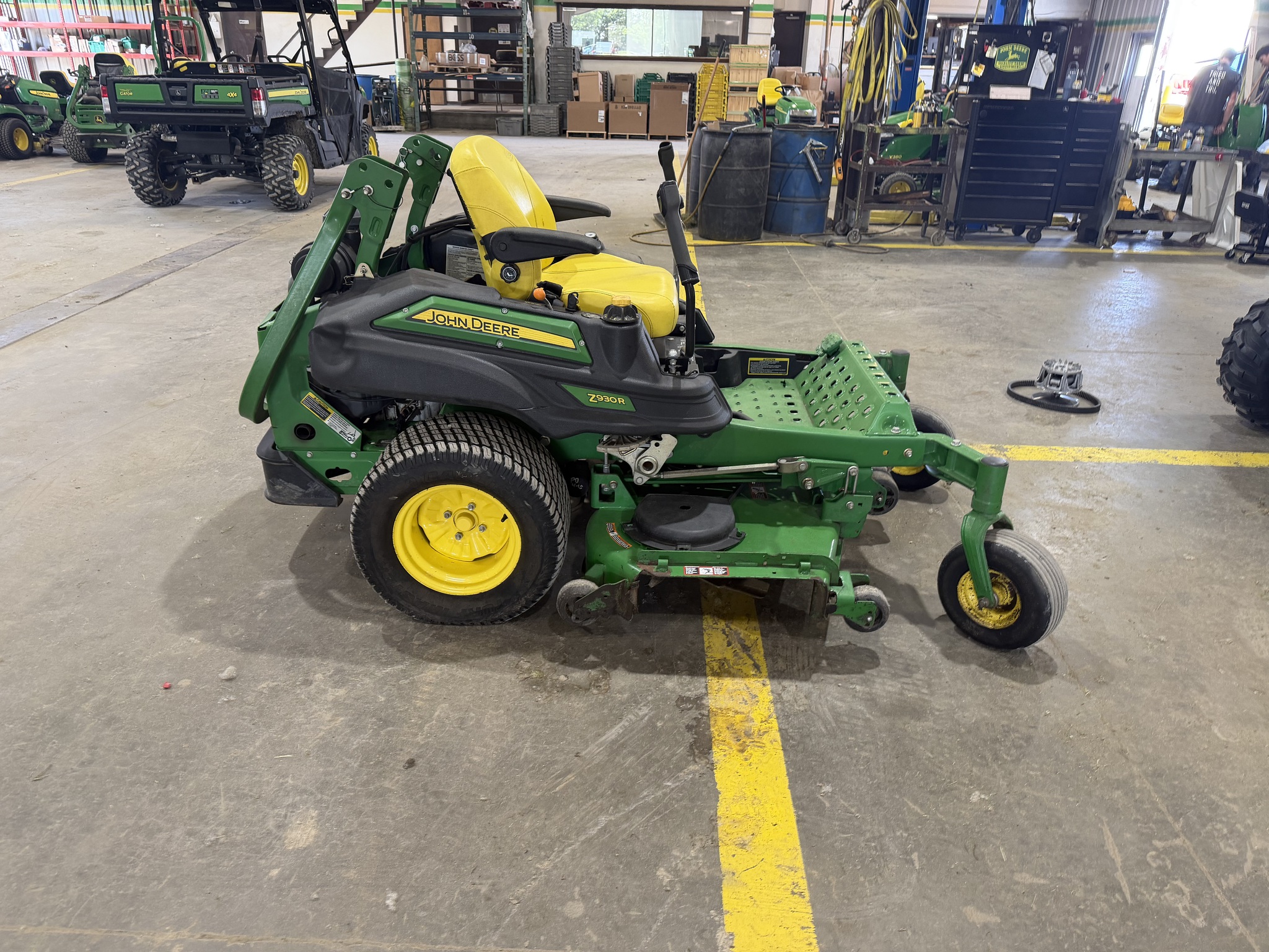 2014 John Deere Z930R Image 2
