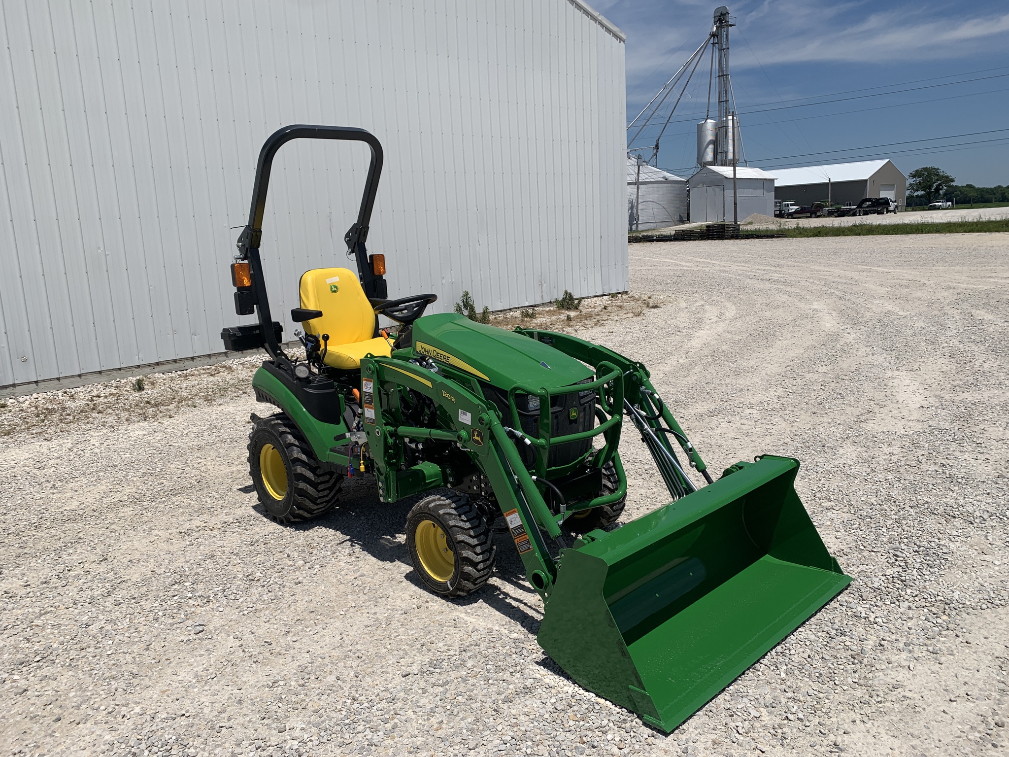 2026 John Deere 1025R