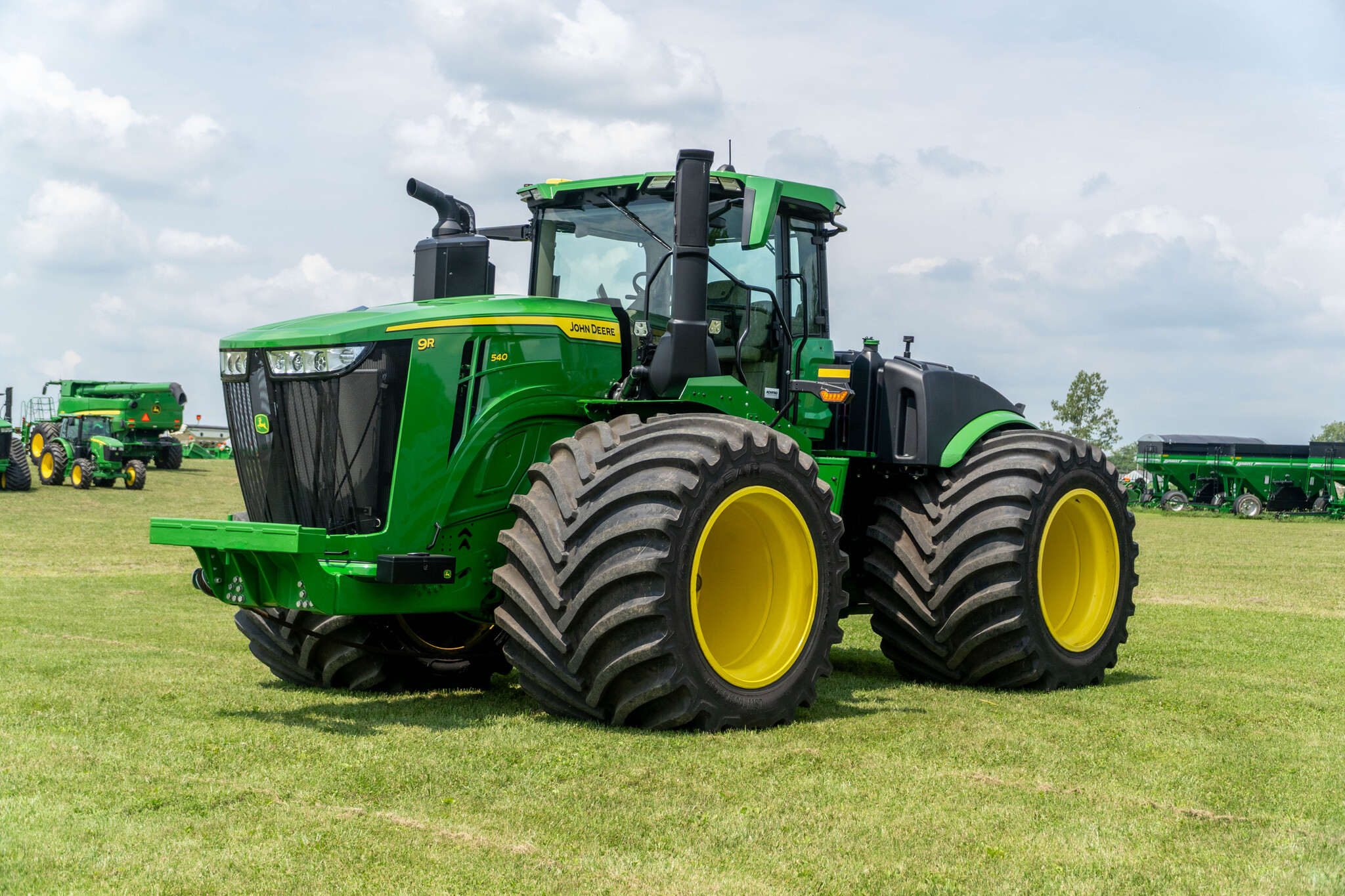 Used 2025 John Deere 9R 540 Articulated 4WD Tractors at Koenig Equipment in Anna, OH - PhotoXL0