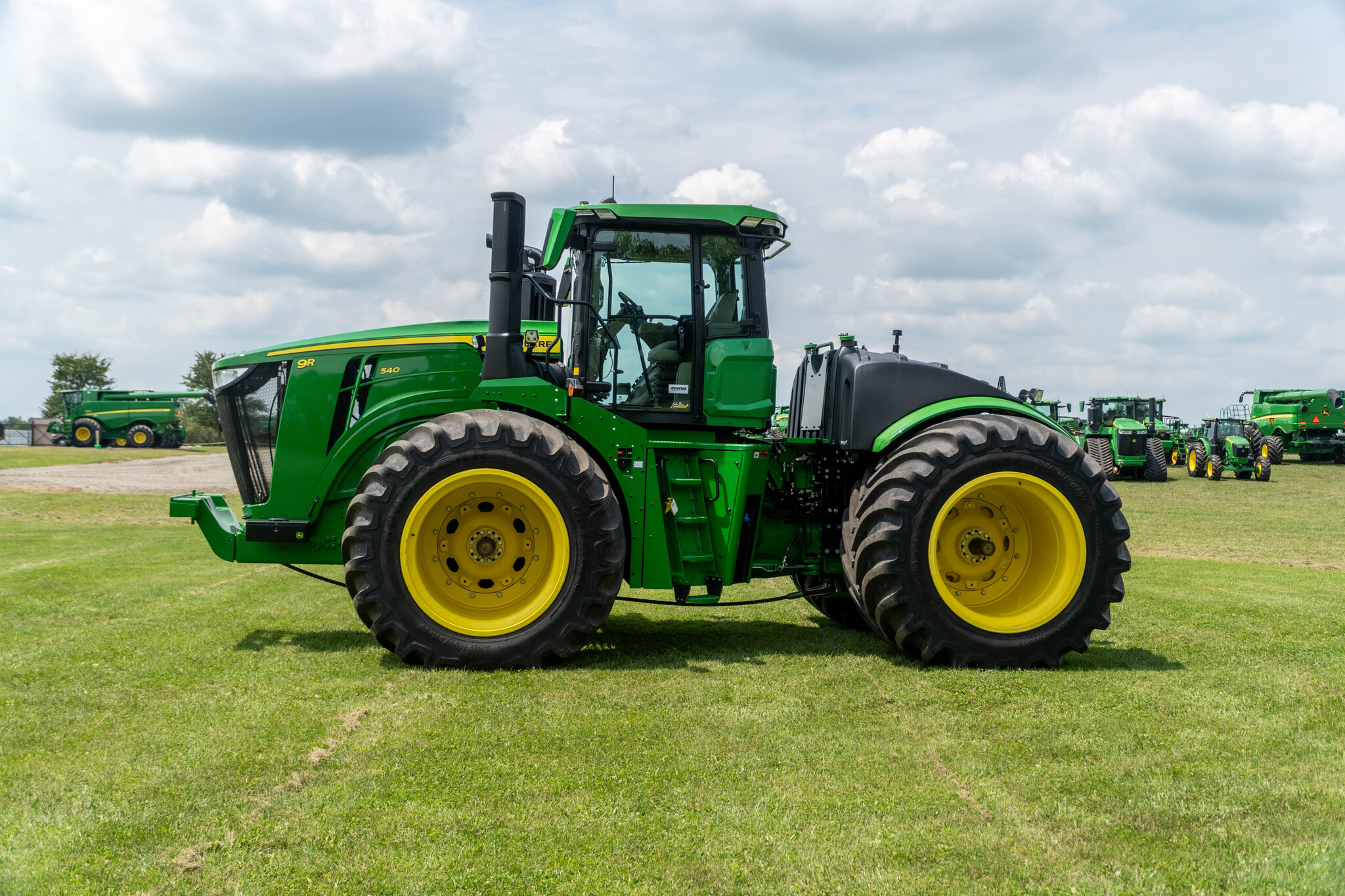 Used 2025 John Deere 9R 540 Articulated 4WD Tractors at Koenig Equipment in Anna, OH - PhotoXL1