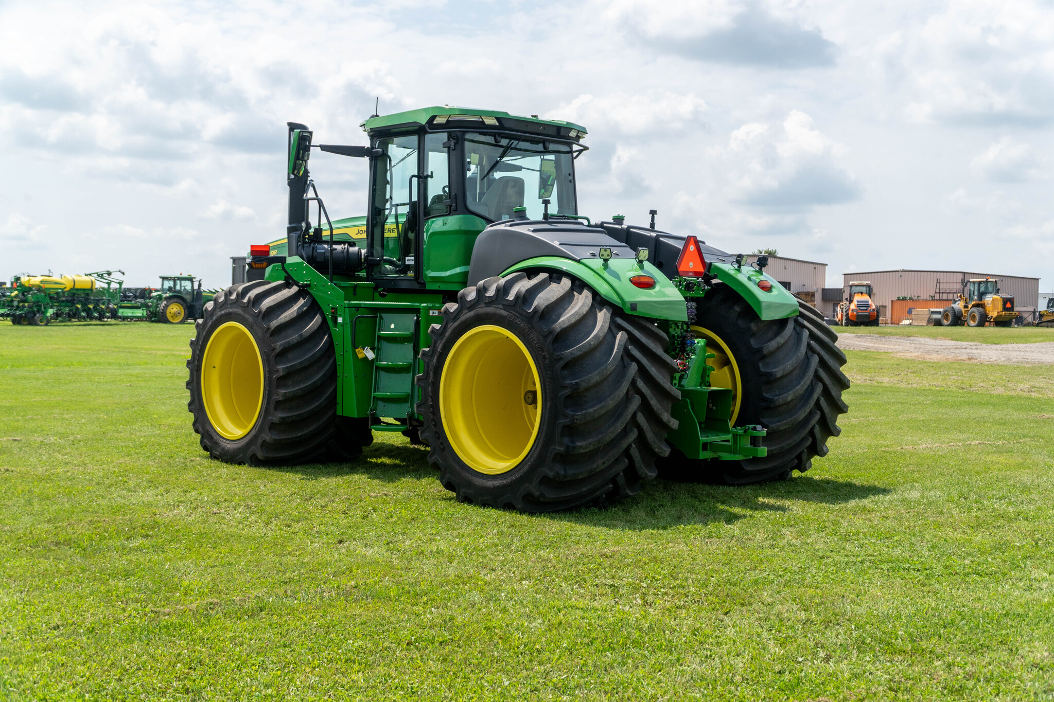 Used 2025 John Deere 9R 540 Articulated 4WD Tractors at Koenig Equipment in Anna, OH - PhotoXL2