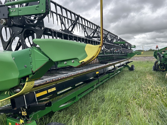 Used 2024 John Deere HDR 35 Combine Platforms at Horizon Ag & Turf in Lloydminster, AB - Photo2