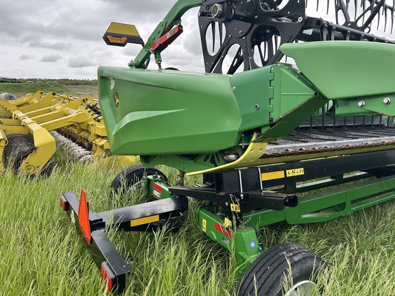Used 2024 John Deere HDR 35 Combine Platforms at Horizon Ag & Turf in Lloydminster, AB - Photo5