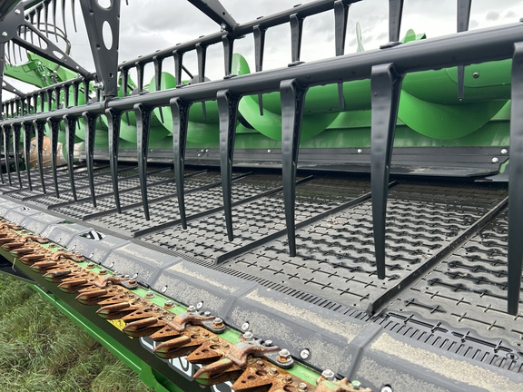 Used 2024 John Deere HDR 35 Combine Platforms at Horizon Ag & Turf in Lloydminster, AB - Photo6