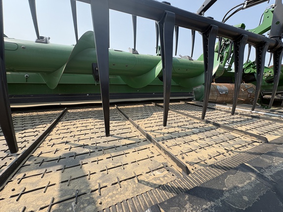 Used 2024 John Deere HDR 35 Combine Platforms at Horizon Ag & Turf in Lloydminster, AB - Photo8