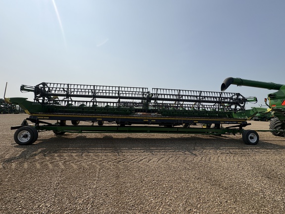 Used 2024 John Deere HDR 35 Combine Platforms at Horizon Ag & Turf in Lloydminster, AB - Photo3