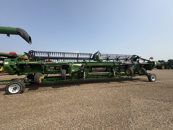 Used 2024 John Deere HDR 35 Combine Platforms at Horizon Ag & Turf in Lloydminster, AB - Photo2