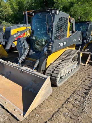Photo of a 2024 John Deere 325G