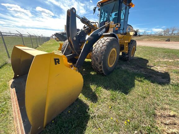 Photo of a 2022 John Deere 624P