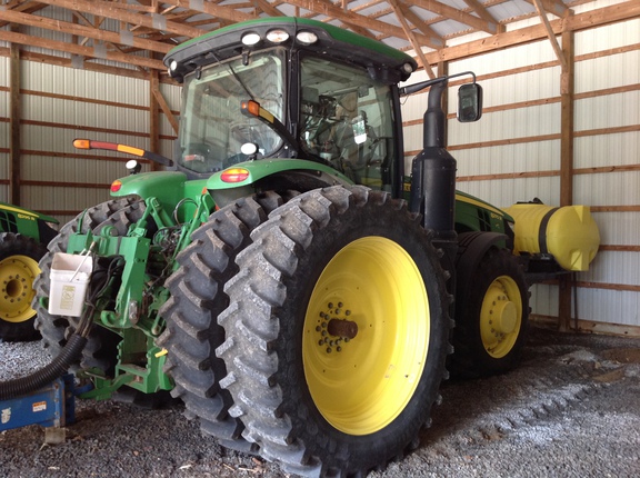 Photo of 2016 John Deere 8270R