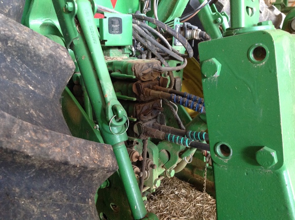 Photo of 2016 John Deere 8270R