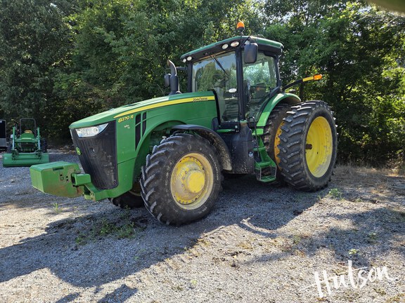 Photo of 2016 John Deere 8270R