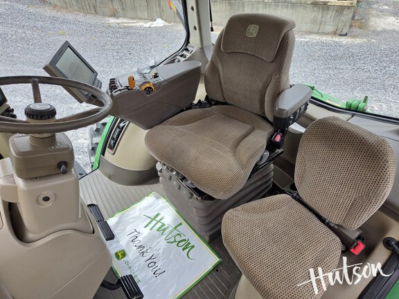 Photo of 2016 John Deere 8270R