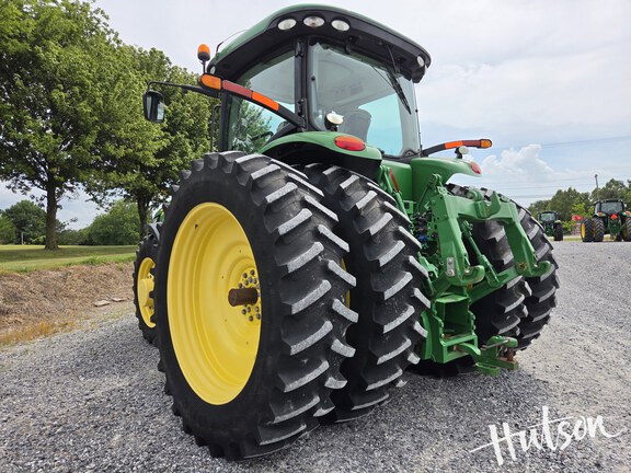 Photo of 2016 John Deere 8270R