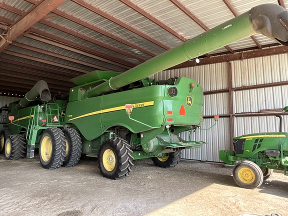 Photo of 2016 John Deere S670
