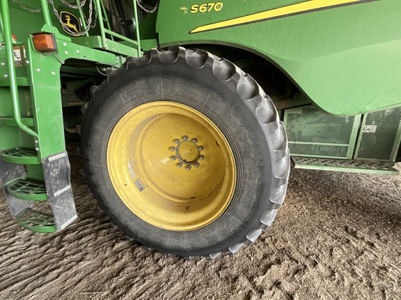 Photo of 2016 John Deere S670