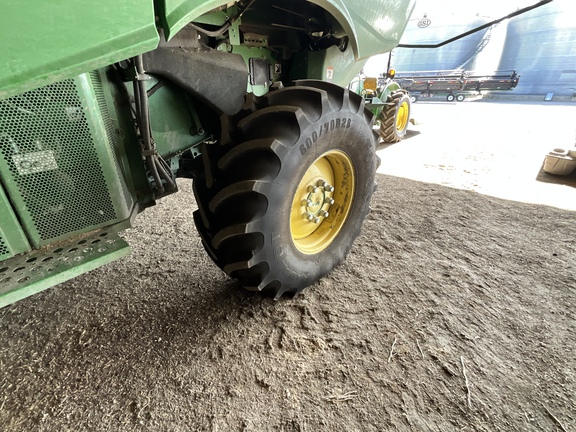Photo of 2016 John Deere S670