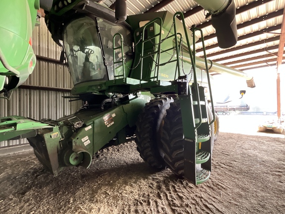 Photo of 2016 John Deere S670