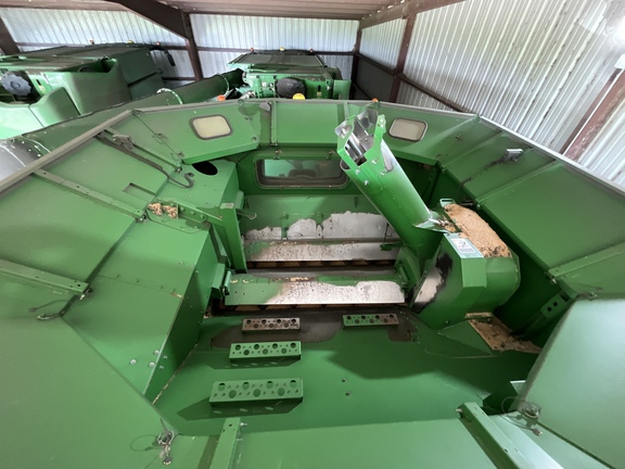 Photo of 2016 John Deere S670
